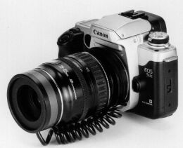 Canon mit Telezoom in Retrostellung